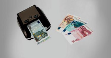 máquina detectora de billetes falsos